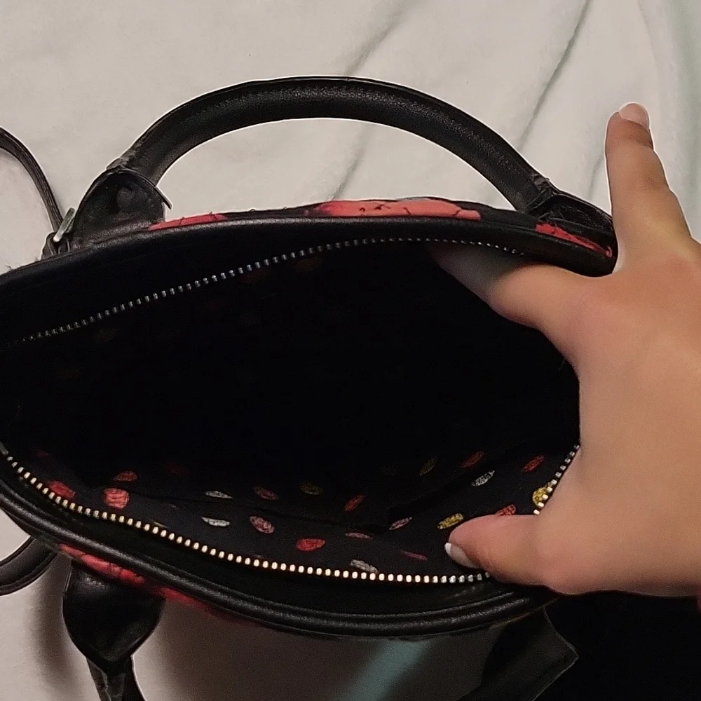 Vera Bradley purse! - Picture 5 of 5